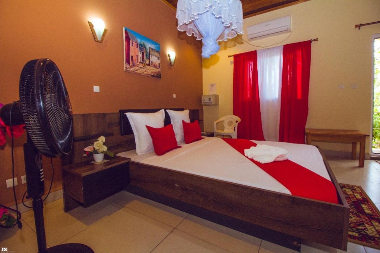 Hotel National Ambilobe Екстер'єр фото