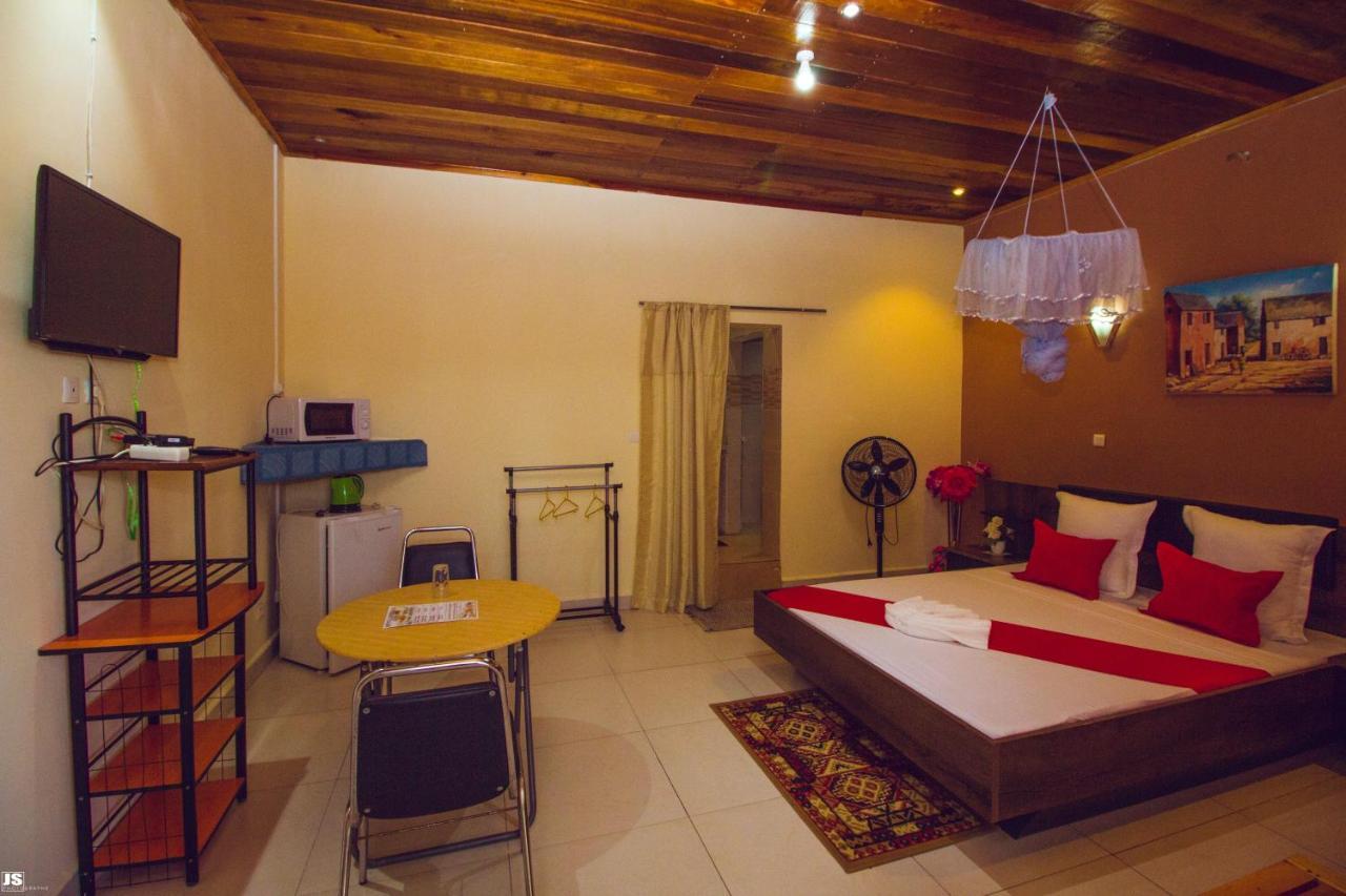 Hotel National Ambilobe Екстер'єр фото